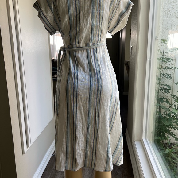 The line dress - Picture 2 of 2